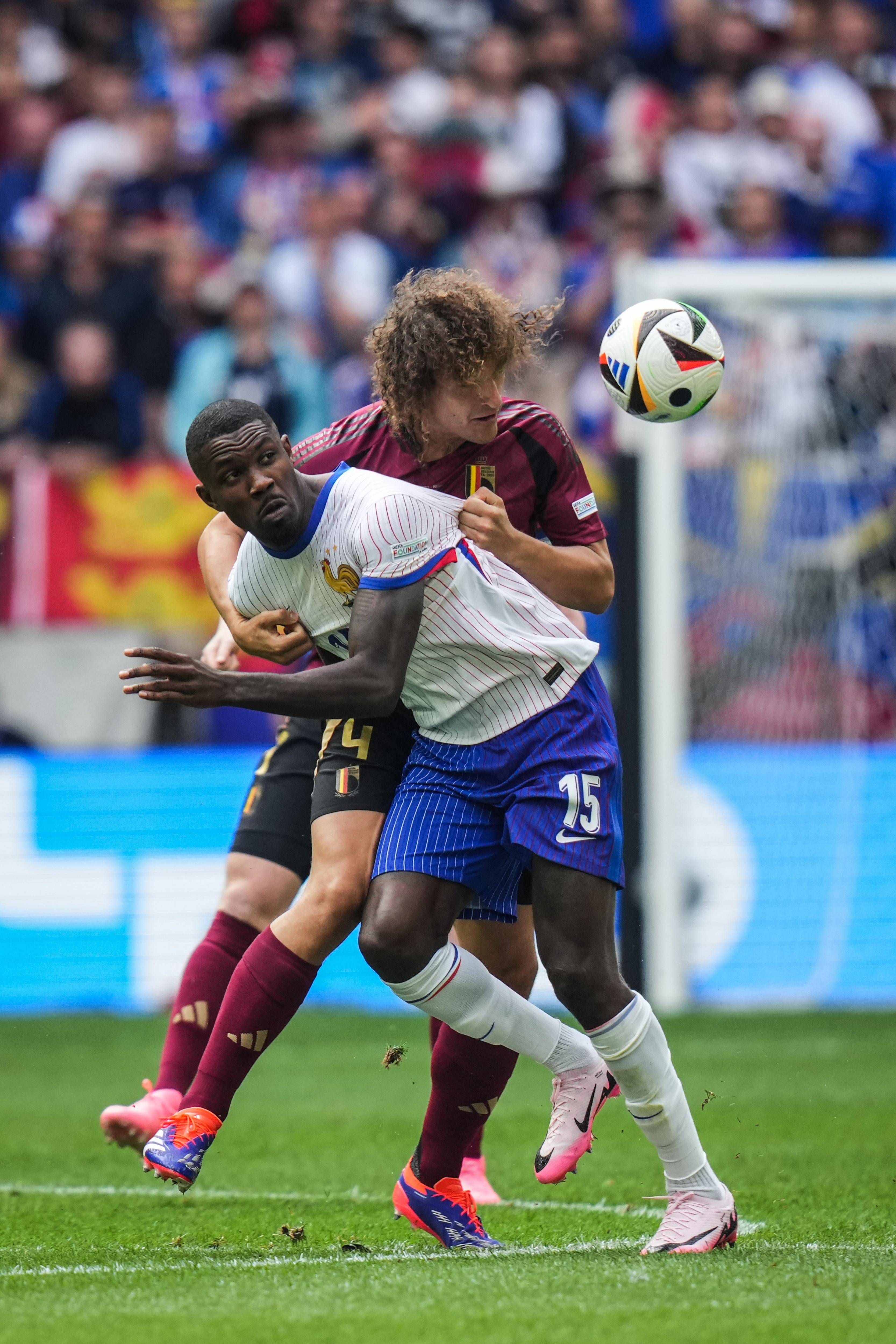 法国大胜荷兰,晋级欧洲杯半决赛 法国大胜荷兰,晋级欧洲杯半决赛