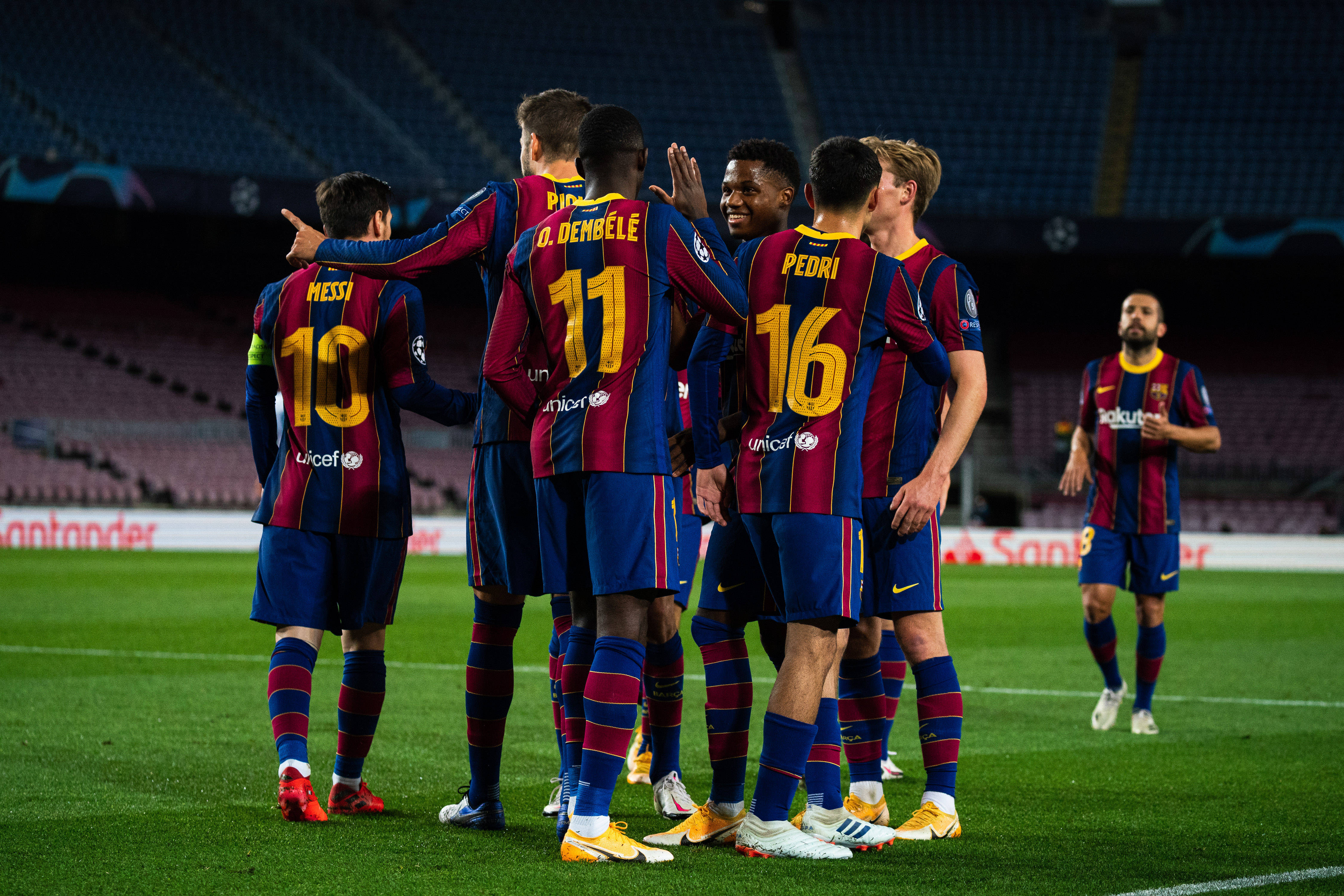 爱游戏中国官网-包含巴塞罗那主帅表态将对球队防守线进行调整的词条