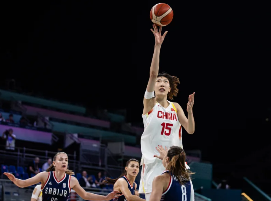 加拿大女篮巨星砍下两双，带队取得惊险胜利的简单介绍