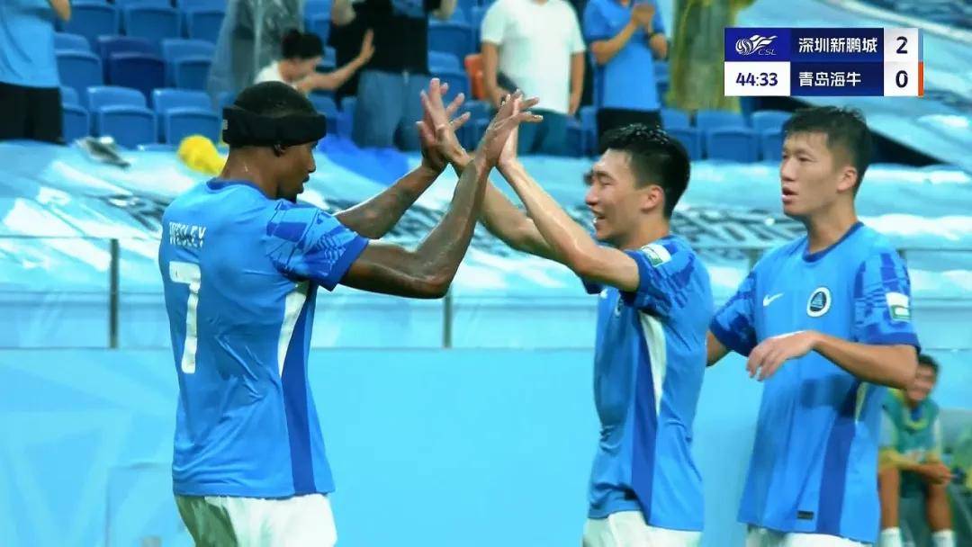 包含新援上演帽子戏法,帮助球队赢得关键比赛的词条 包含新援上演帽子戏法,帮助球队赢得关键比赛的词条