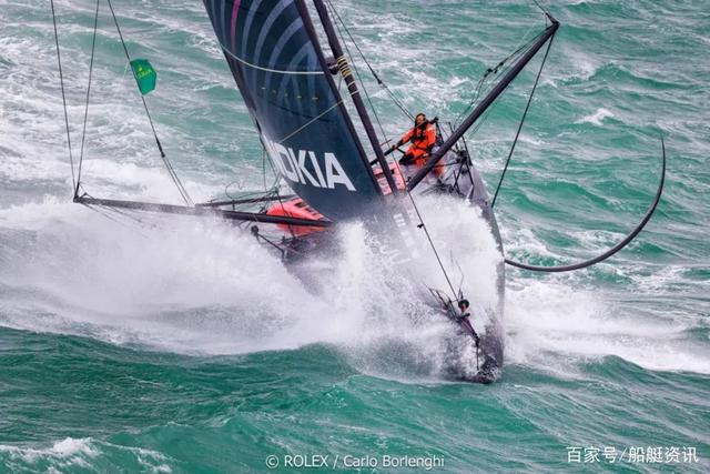 爱游戏娱乐-白俄罗斯帆船选手冲刺终点线，摘下金牌的简单介绍