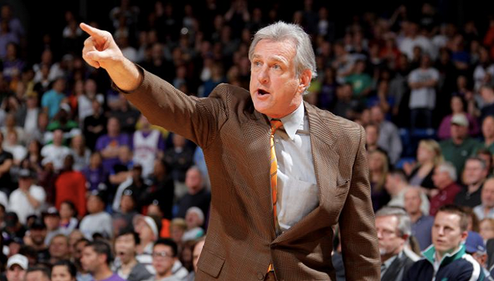 包含萨克拉门托国王遭遇溃败，状态低迷的词条