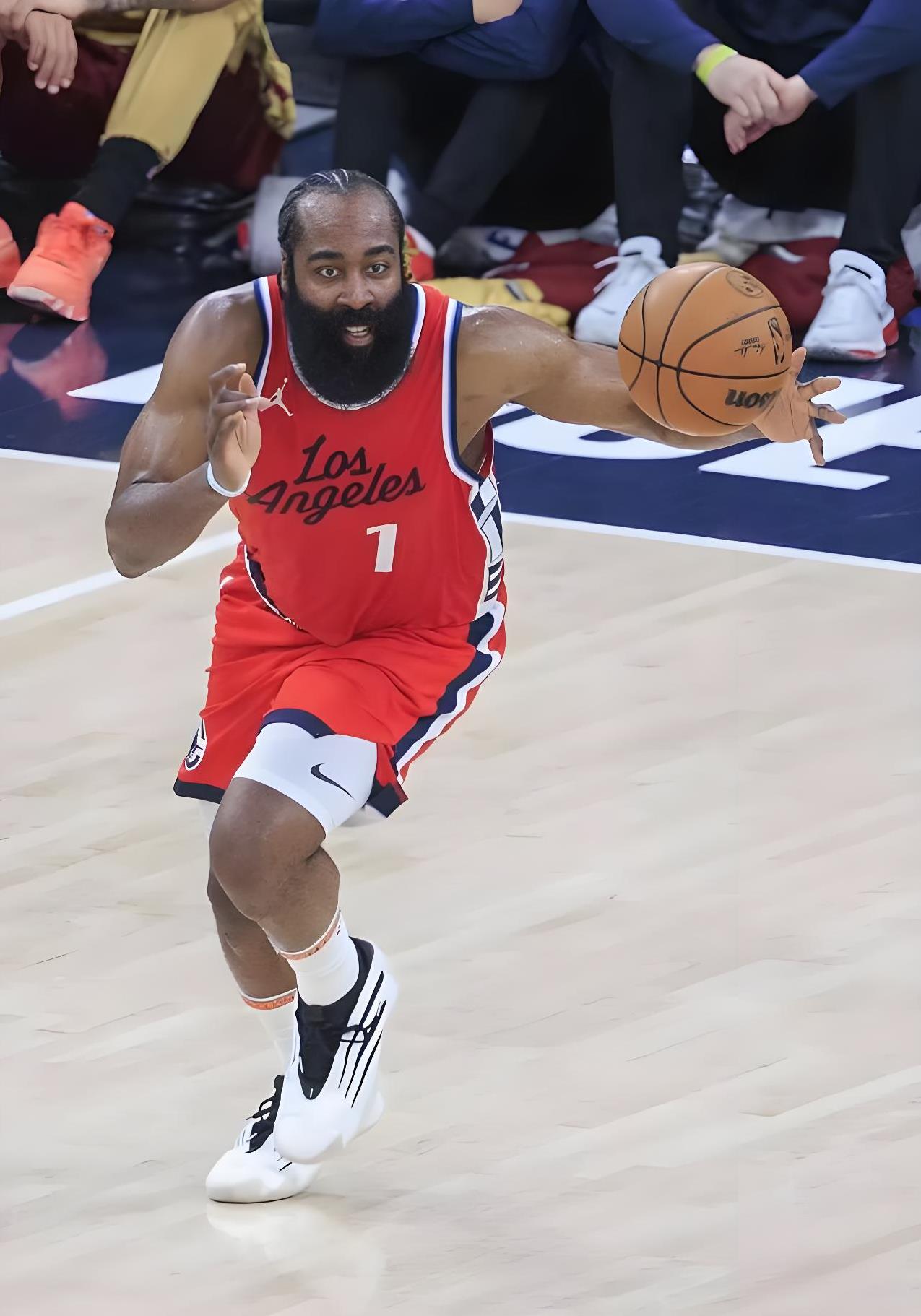 包含快船擒鹈鹕:莱昂纳德砍下35分的词条 包含快船擒鹈鹕:莱昂纳德砍下35分的词条