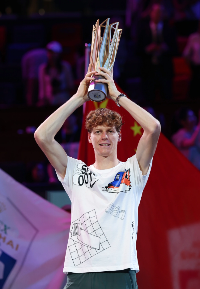 爱游戏网址-大师级球员在赛场上展现技艺