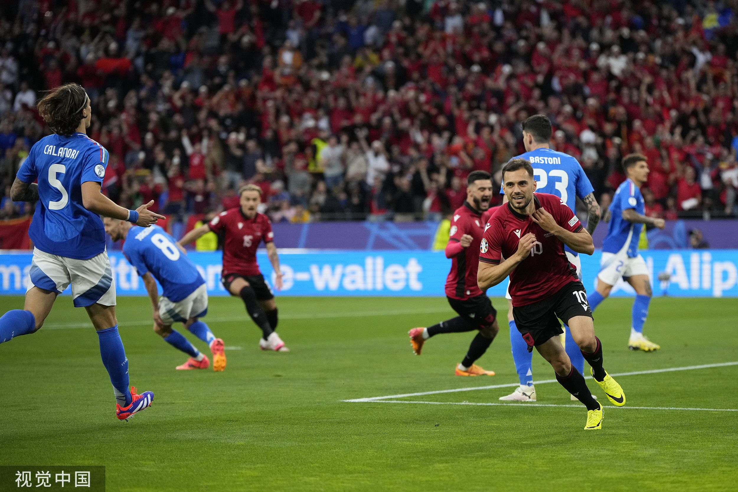 包含阿尔巴尼亚球队欧洲征战失利，球迷担忧未来的词条