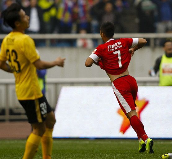 恒大中场埃弗顿踢射绝杀，帮助球队力克对手的简单介绍