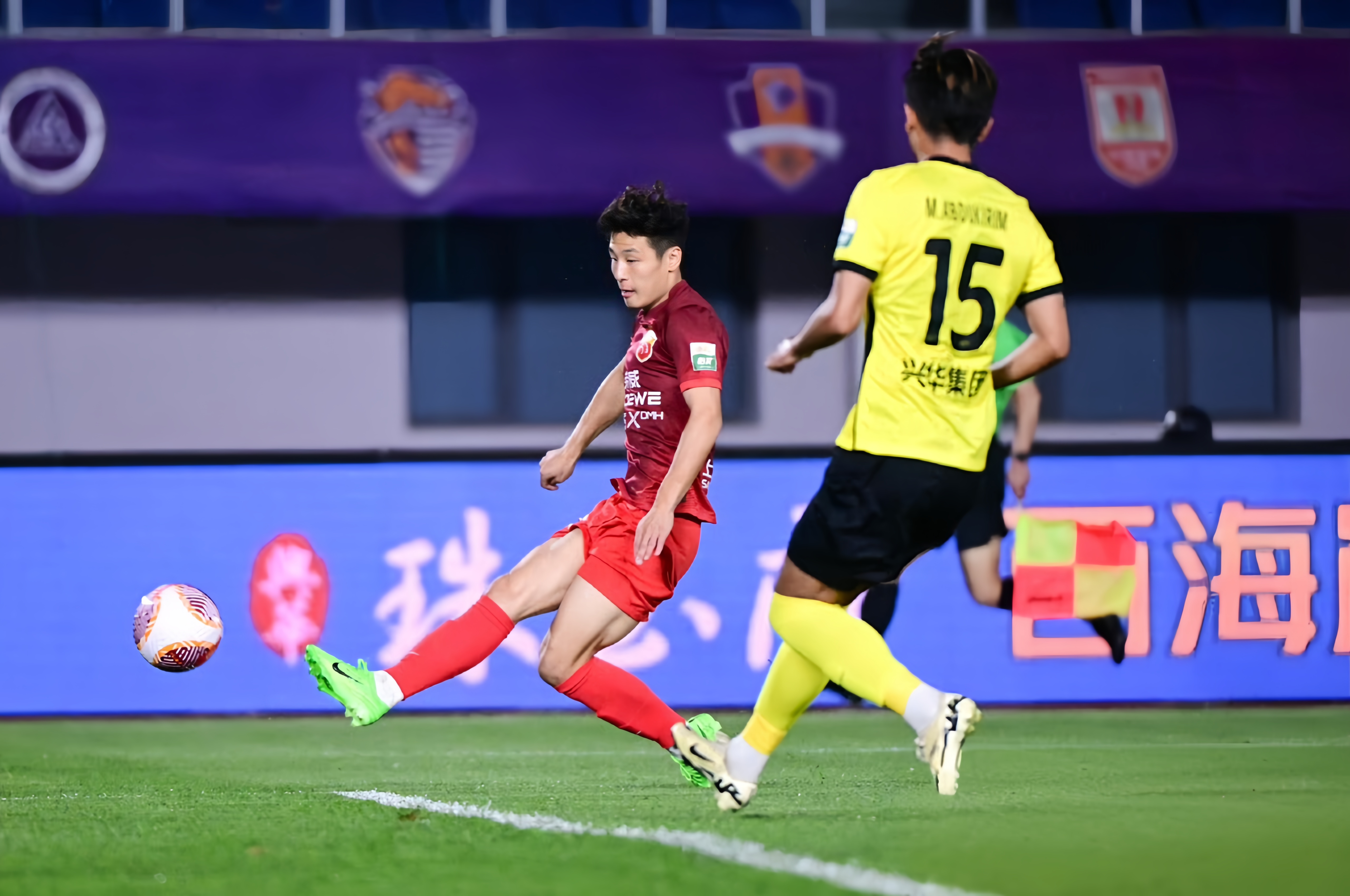 球员表现突出,助队获胜赢得掌声的简单介绍 球员表现突出,助队获胜赢得掌声的简单介绍