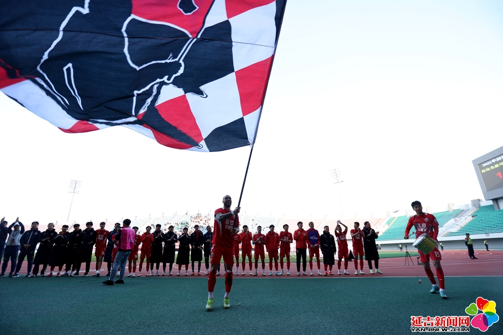 球队在比赛中一鼓作气,取得连胜佳绩 球队在比赛中一鼓作气,取得连胜佳绩