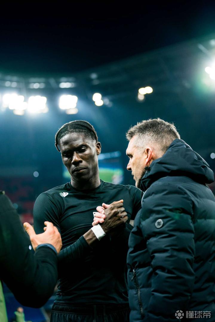 爱游戏平台-阿积士客场大胜阿贾克斯：零封对手的简单介绍