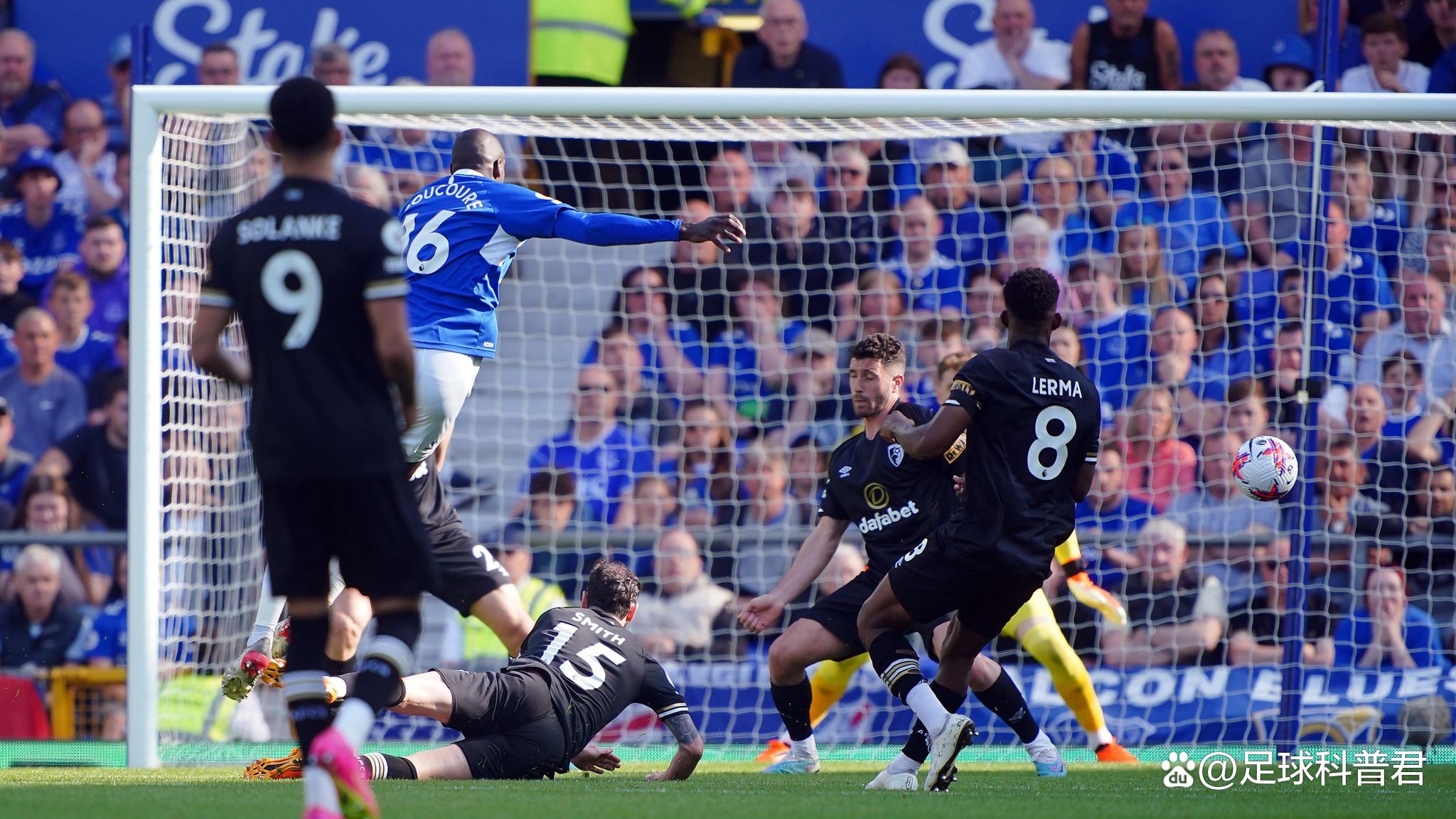 爱游戏链接-=>欧洲球员聚焦法国赛场