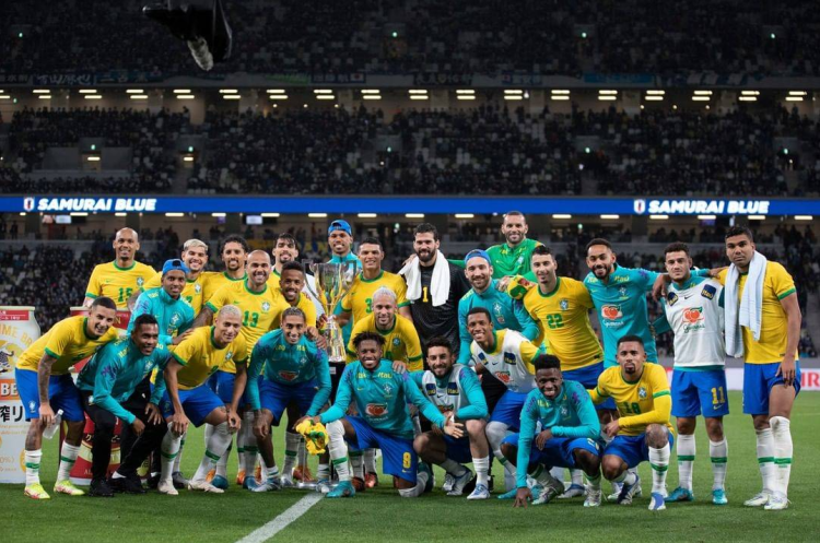 爱游戏平台-包含巴西国家队备受关注，备战备受瞩目交锋的词条