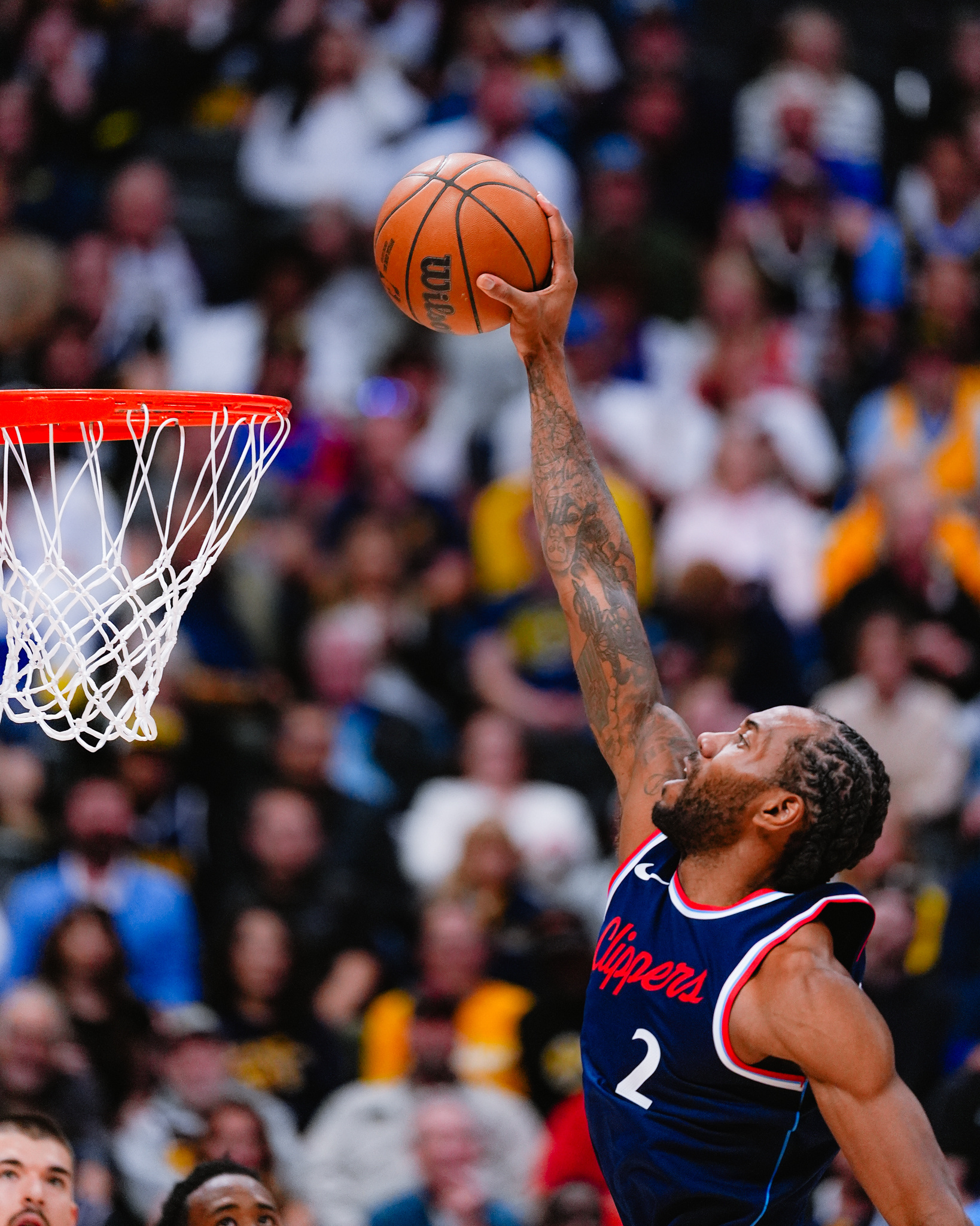 掘金队老将在比赛中展现出稳定表现 掘金队老将在比赛中展现出稳定表现